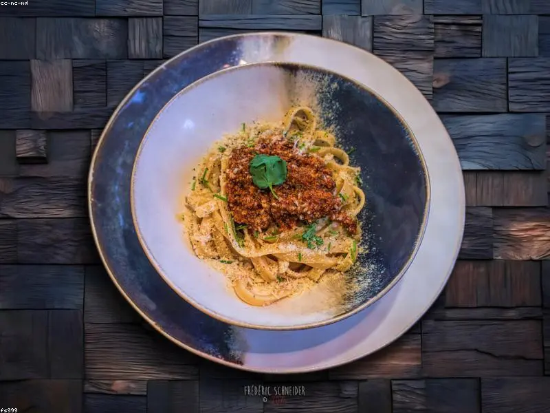 Delicious shandong braised sea cucumber with scallion